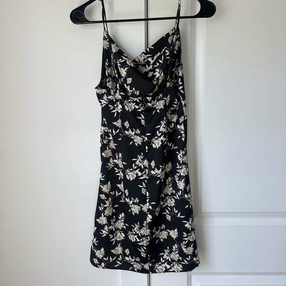 NWOT Urban Outfitters Mallory Dress - Small - Picture 3 of 5